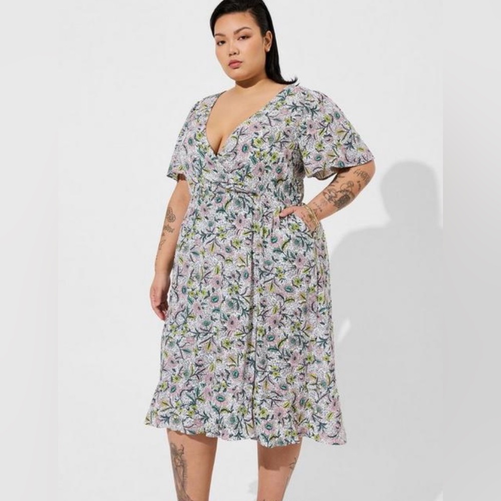 Torrid Sz. 2 (2X/18-20) Midi Swiss Dot Flutter Sleeve Wrap Dress